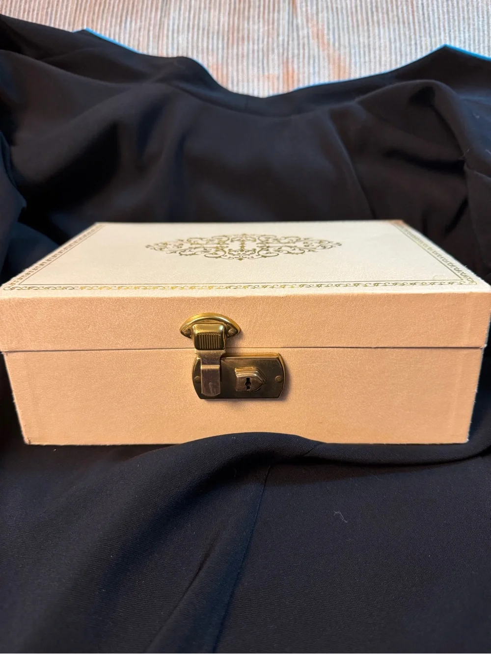 1950s Cream & Gold Jewelry Box. W.T. Grant Co. Working Lock & Key